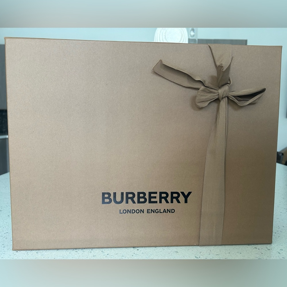 Burberry Large Gift Box